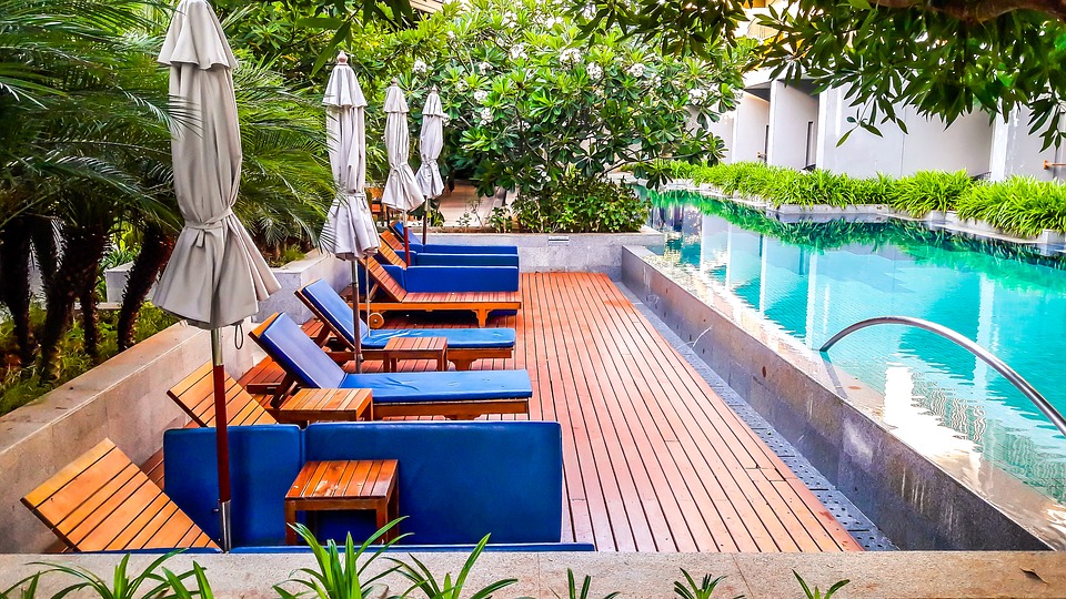 resort swimming pool